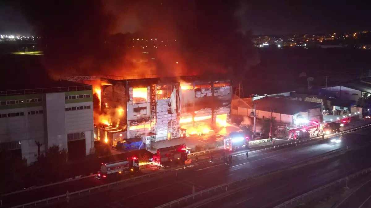 Çerkezköy’de Kozmetik Fabrikasında Yangın