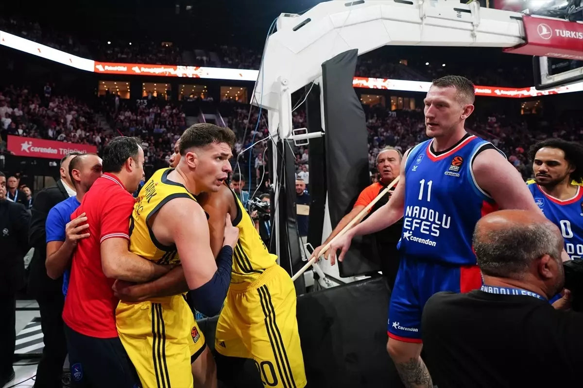 Fenerbahçe Beko, Anadolu Efes’i Yendi