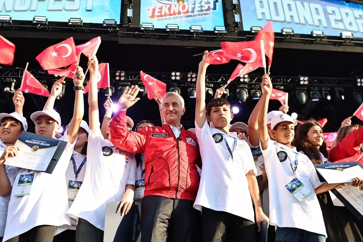 Tahmazoğlu, TEKNOFEST’i Ziyaret Etti