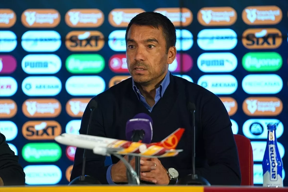 Van Bronckhorst: Duran Top Savunması Zayıf