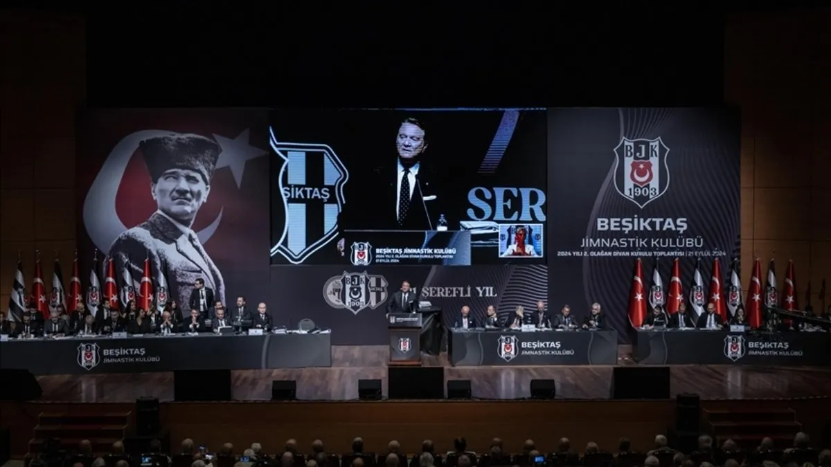 Beşiktaş’ta Divan Kurulu toplantısı apar topar iptal edildi! Üyelerden büyük tepki…